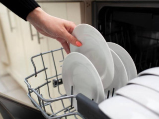 Cần làm gì khi máy rửa bát rửa không sạch?