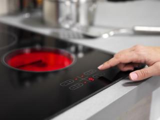 Lỗi E2 bếp hồng ngoại là gì? Cách sửa nhanh để bạn tự khắc phục