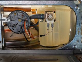 Cách kiểm tra và thay bơm nước tủ lạnh Hitachi