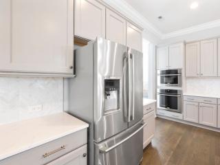 Vì sao nên mua tủ lạnh Hitachi tự làm đá?